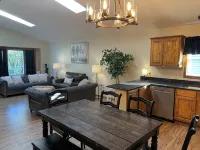 Spacious 5-bedroom house with WiFi, AC in charming Arvada