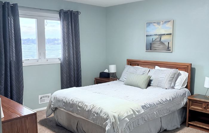 Beautiful walkout lakefront property - Location, Location, Location!!!