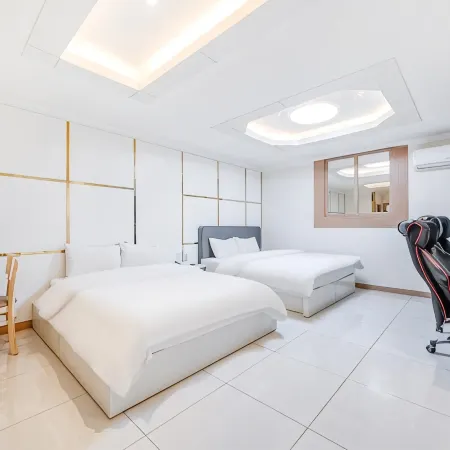 JM HOTEL