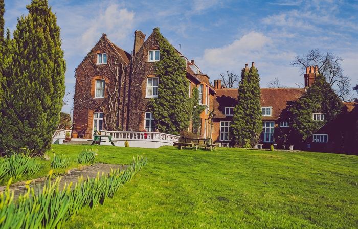 voco LETCHWORTH HALL by IHG