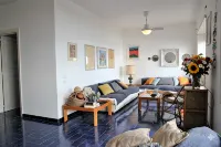 Edy Sea View Holiday Apartment