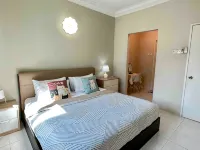 Cozy house with 2 Parking in Bandar Kinrara - Condos