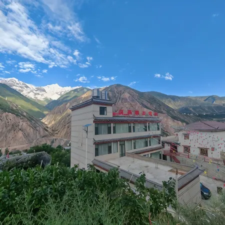 Jisandongzhu Homestay (Meili Snow Mountain Scenic Area)