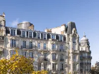 Hôtel Raspail Montparnasse Hotel berhampiran Stesen Metro Vavin