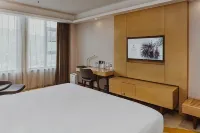 麗楓酒店（三台城北客運中心濱江公園店） - 停車場