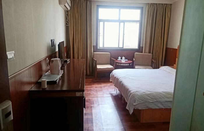 Luonan Warm Hotel