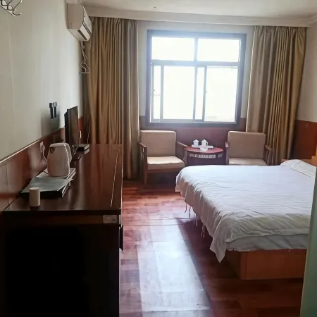 Luonan Warm Hotel