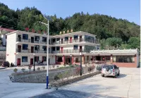 Yuexi Panlian Home Farmhouse