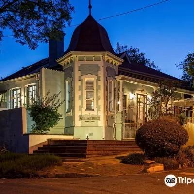 Melville Turret Guesthouse Các khách sạn gần Trung tâm mua sắm 44 Stanley