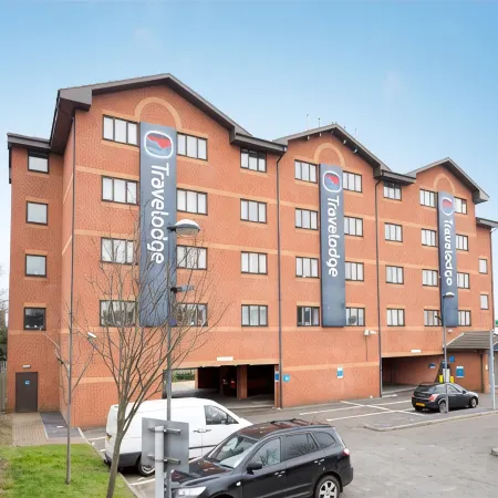 Travelodge London Park Royal Отели рядом с достопримечательностью «Стадион «Уэмбли»»