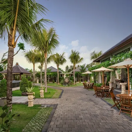Lumbini Luxury Villas and Spa Bali Отели рядом с достопримечательностью «Пляж Джимбаран»