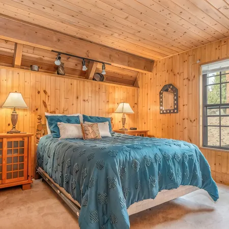 Charming Updated 3-bedroom Chalet with Deck; Small dogs welcome!