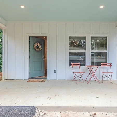 Wildwood Cottage/3 blocks from downtown Nac/King Bed/WiFi/Covered Parking