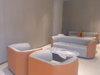 如家UP華驛精選酒店（鹽城東台高鐵站八佰伴店） Hotels in Dongtai