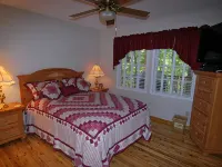 NC Cabin Creekside: Stunning Creek Views, Sleeps 7 —5 Stars