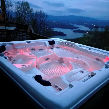 'Eye Candy' Breathtaking Mountain and Lake Views! Hot Tub