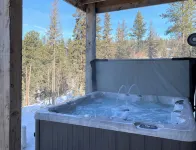 3 story home nestled on a hillside near Terry Peak, AC, wifi and Hot Tub