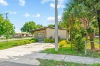 Beautiful Home Close to Beach and Atlantic Ave. Jacuzzi, Plunge Pool! - Træningscentre