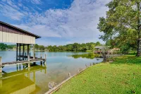 Watts Bar Lake Retreat Private Dock, Boat Ramp & Stunning Views!