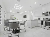 Brand NEW Splendor 2 Bedroom Apartment conveniently located Pharr-McAllen area! Hotels in Pharr