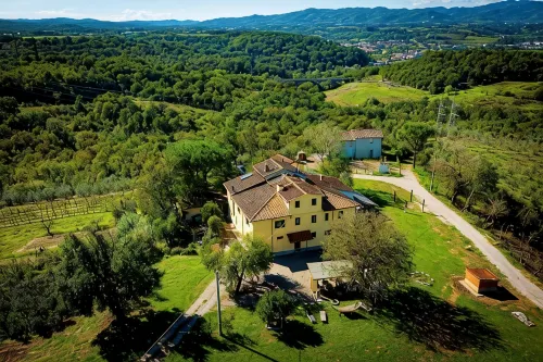 At Di Toni's house, for families and groups
