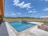 Ringers Lodge   Spacious 6-bedroom house on the River in charming Concan Hotels in Concan