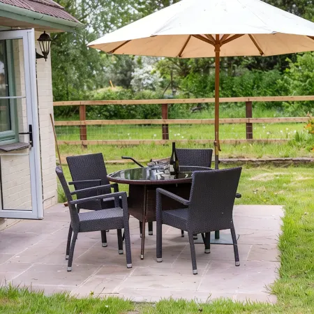 3 Bedroom idyllic countryside cottage in the middle of rural Wiltshire Отели в г. Девицес