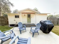 The Pecan Street Retreat - 1935 Gem