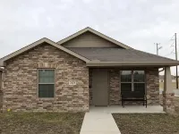 NEW Sleek, Contemporary Home Near Med School - 3-Star