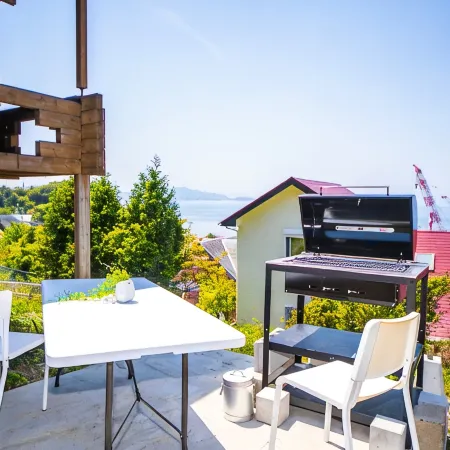 Awaji Seaside Log house in Goshiki