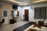 Chaiyai River Front Hotel