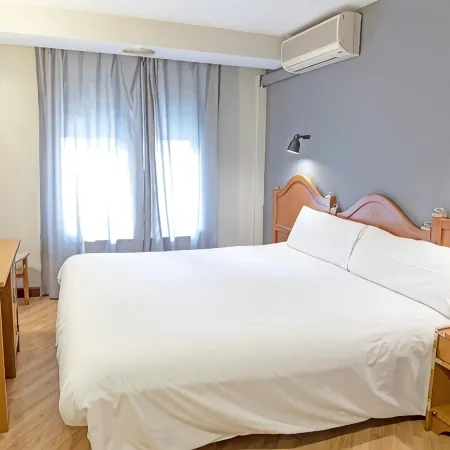 Hostal Alda Palencia Plaza Отели в г. Паленсия