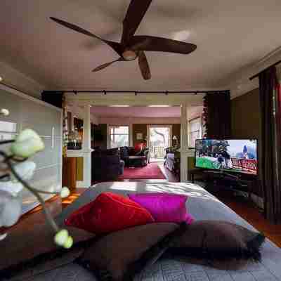 Mama Dux - A Sumptuous Urban Sanctuary Rooms