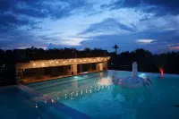 Jhoanie Hotel - Kolam Renang