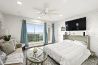 A Wave From It All! Beachfront and Close to Mayo Clinic - 4-Star