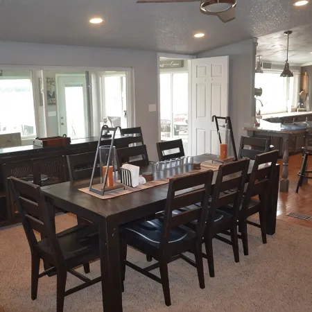 GRAND PANORAMIC RETREAT, 6 BR, 3 BA, 300' Lakefront, Hot Tub, Dock & Launch! NEW