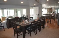 GRAND PANORAMIC RETREAT, 6 BR, 3 BA, 300' Lakefront, Hot Tub, Dock & Launch! NEW