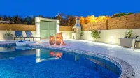 CORAL  VILLA with private pool at 100 m from the sea - Villas