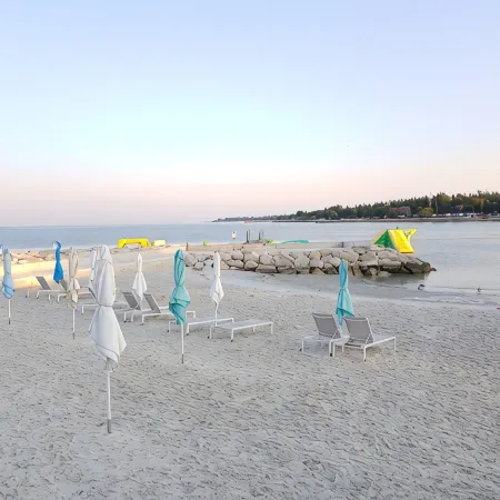 Beautiful spacious apartment (No. 2) with 2 bedrooms 300m from the beach