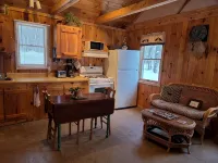 Escape to our cozy Winthrop cabin on Dexter Pond - 2 estrellas