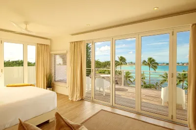 Modern and spacious villa with private pool with ocean sunset view のホテル