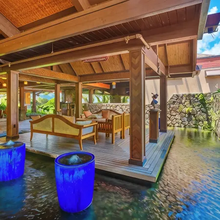Hanalei Hideaway-Oceanfront, Mtn & Waterfall Views, Top Floor, No Stairs