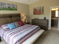 20% Discount on Summer Weekly Stays. Hot Tub, 4 Bd/BA, Steps to Free Bus