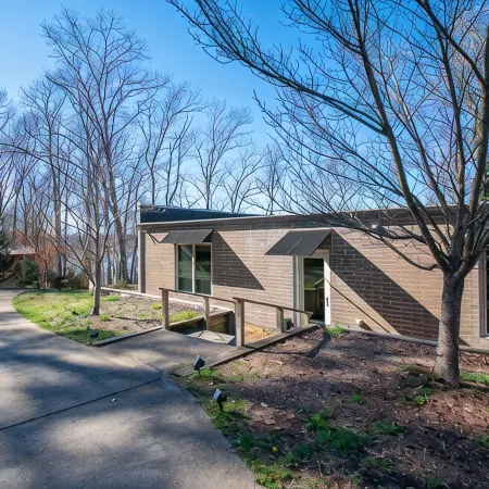Grace's Retreat - 10 Minutes from I-65 Booking Special for July 13-16