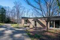 Grace's Retreat - 10 Minutes from I-65 Booking Special for July 13-16