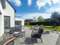 Modern house 3 minutes walk from the beach