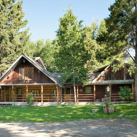Gardiner Getaway: your cozy cabin near Yellowstone National Park! [Unit 2]