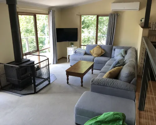 Cosy 3 bedroom house at the base of Mount Buller Hotels near Grimus