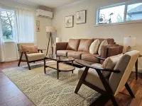 A Cozy House, close to UO Hayward Field, M.Knighte Arena,  AUZ Stadium - 방갈로
