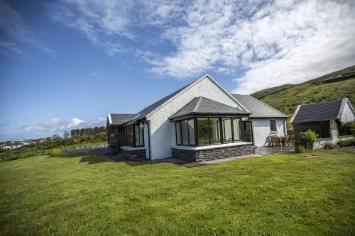 Luxury Seaside Cottage, Stunning Ocean Views, Waterville, Ring of Kerry